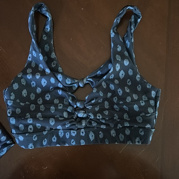 Leggings and sports bra set - Picture 2 of 7